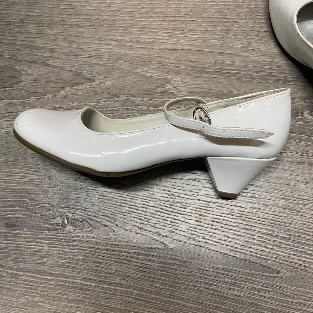 Girls patent leather dress shoes